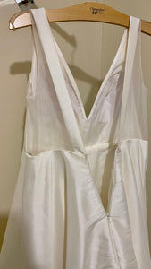 ZAFF100-A Ivory Satin Gown. Size 10