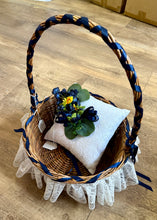 Load image into Gallery viewer, WIEG100-T Large Basket with Handle