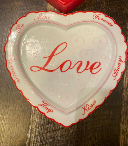 ELLA100-N Heart-Shaped Plate