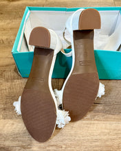 Load image into Gallery viewer, MYER300-B White Floral, Block Heel. Size 7/7.5