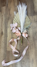 Load image into Gallery viewer, SLONAC-A Palm Leaf &amp; Pampas Chair Hangers
