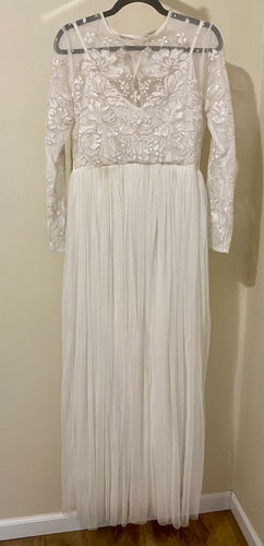 ZAFF100-C Ivory Lace Sleeves. Size 8