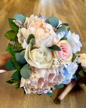 Load image into Gallery viewer, REES100-AH Pastel Pink &amp; Blue Bouquet