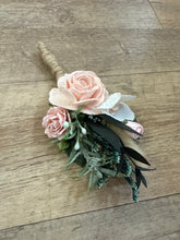 Load image into Gallery viewer, SPAYDE-AG Pink Wood-Flower Boutonniere