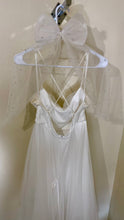 Load image into Gallery viewer, BURT100-G Tea-length Tulle Gown + Bow. Size Large