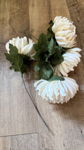 Load image into Gallery viewer, CUNN100-J Creamy Ivory Flowers