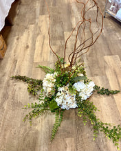 Load image into Gallery viewer, SZEK-C Floral Spray Arrangement