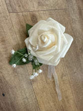 Load image into Gallery viewer, SPAYDE-AF Ivory Boutonniere