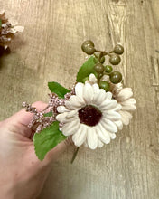 Load image into Gallery viewer, AGER100-L 15 Beige Pink, Mini Daisies