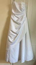 Load image into Gallery viewer, GASTON-B Strapless, White Satin Gown. Size 10