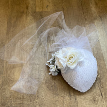 Load image into Gallery viewer, LYNC100-G Vintage Hat Birdcage Veil