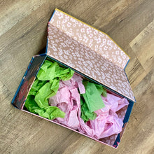 Load image into Gallery viewer, PROS100-U Magnetic Gift Box, “Moments are Magic”