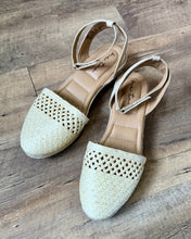 Load image into Gallery viewer, LYNN100-CH Wicker Sandal, Strappy Wedge. Size 8
