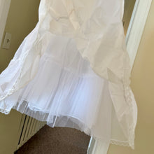 Load image into Gallery viewer, BATE-C Fit &amp; Flare Crinoline. Size 8