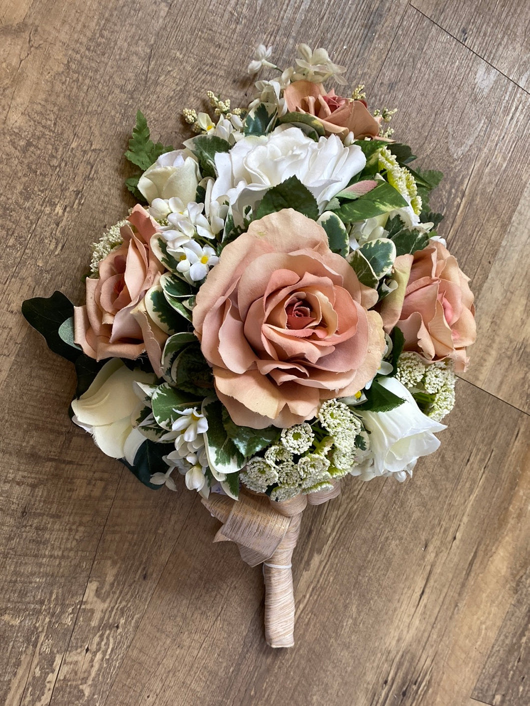 LYNC100-C Dusty Rose Arm Bouquet