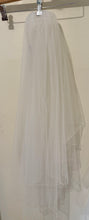 Load image into Gallery viewer, SZEK-H 2-Tier, White Veil with Beaded Trim