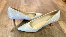 Load image into Gallery viewer, CHAR100-AU Ivory Lace &amp; Nude Heel. Size 7.5