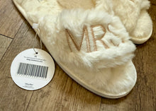 Load image into Gallery viewer, KISS-N “MRS” Slippers. Size 7/8 NWT