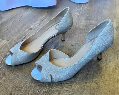 BOOK100-T Silver Heels. Size 7