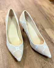 Load image into Gallery viewer, CHAR100-AU Ivory Lace &amp; Nude Heel. Size 7.5