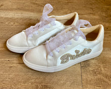 Load image into Gallery viewer, PROS100-D “Bride” Sneakers. Size 6
