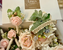 Load image into Gallery viewer, REES100-BM Ling’s Moment Blush Corsage