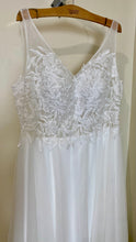 Load image into Gallery viewer, LANE100-A NWT White Tulle Gown. Size 20W