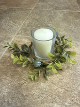 Load image into Gallery viewer, WILSON-Q Mini, Boxwood Wreaths