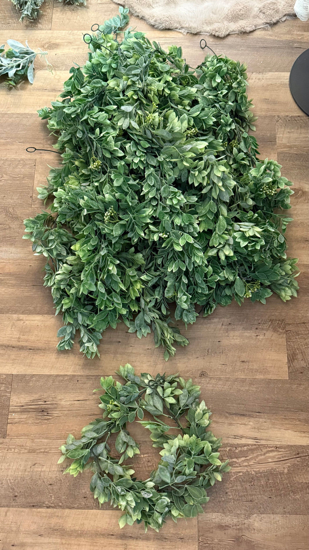 REES100-BB Boxwood Garland/Greenery Ring