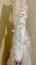 Load image into Gallery viewer, BELS100-A 1990 Ivory Satin, Long-Sleeve Gown. Size 4/6