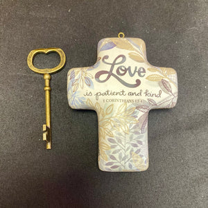 BEAN100-M CORINTHIANS 13:4 Cross Decor