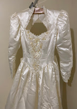 Load image into Gallery viewer, BELS100-A 1990 Ivory Satin, Long-Sleeve Gown. Size 4/6