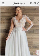 Load image into Gallery viewer, SPAYDE-A Long Sleeve Appliqué, A-Line Gown. NWOT, Size 18W