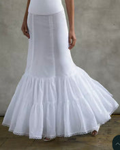 Load image into Gallery viewer, BATE-C Fit &amp; Flare Crinoline. Size 8