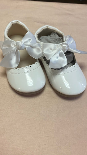 BOOK100-O Flower Girl Shoes. Size 8.5
