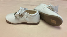 Load image into Gallery viewer, BOOK100-O Flower Girl Shoes. Size 8.5