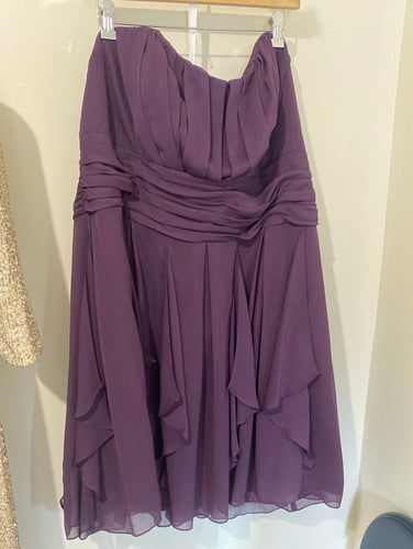 GOWN100-B Short Plum Gown. Size 22