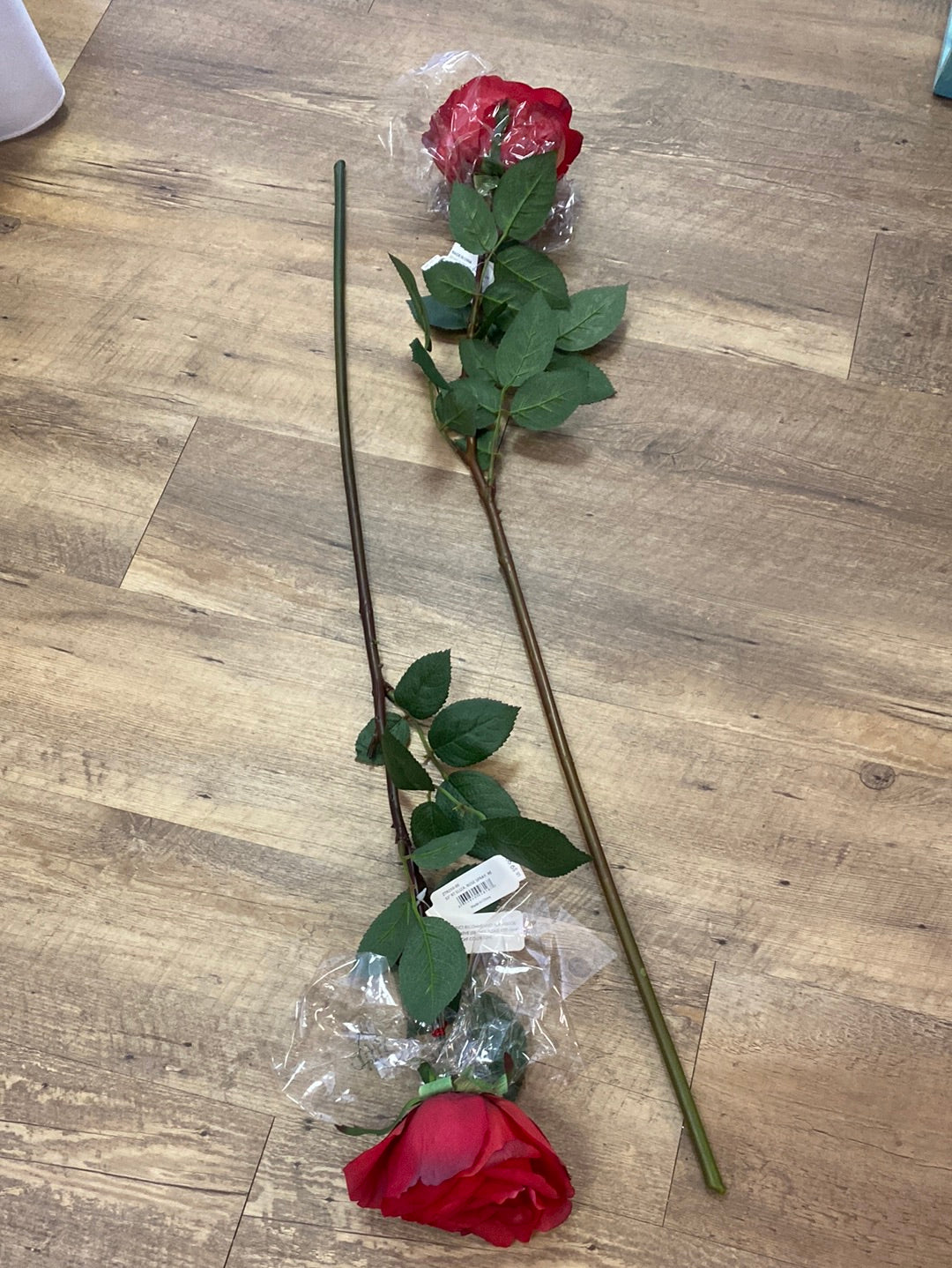 JENW-A 32” Red Rose Stems