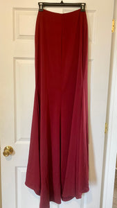 ROBE200-A 2-Piece Burgundy. Size 6