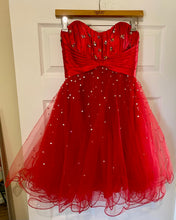 Load image into Gallery viewer, BRIE100- Short Red Gown. Size 0/2