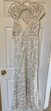 Load image into Gallery viewer, BOOK100-B NWT Off-White Lace Gown. Size 4