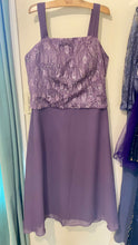 Load image into Gallery viewer, GOWN100-AK 2-Piece Short, Purple Gown. Size 16W