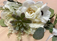Load image into Gallery viewer, WEAK100-G White Succulent Bouquet
