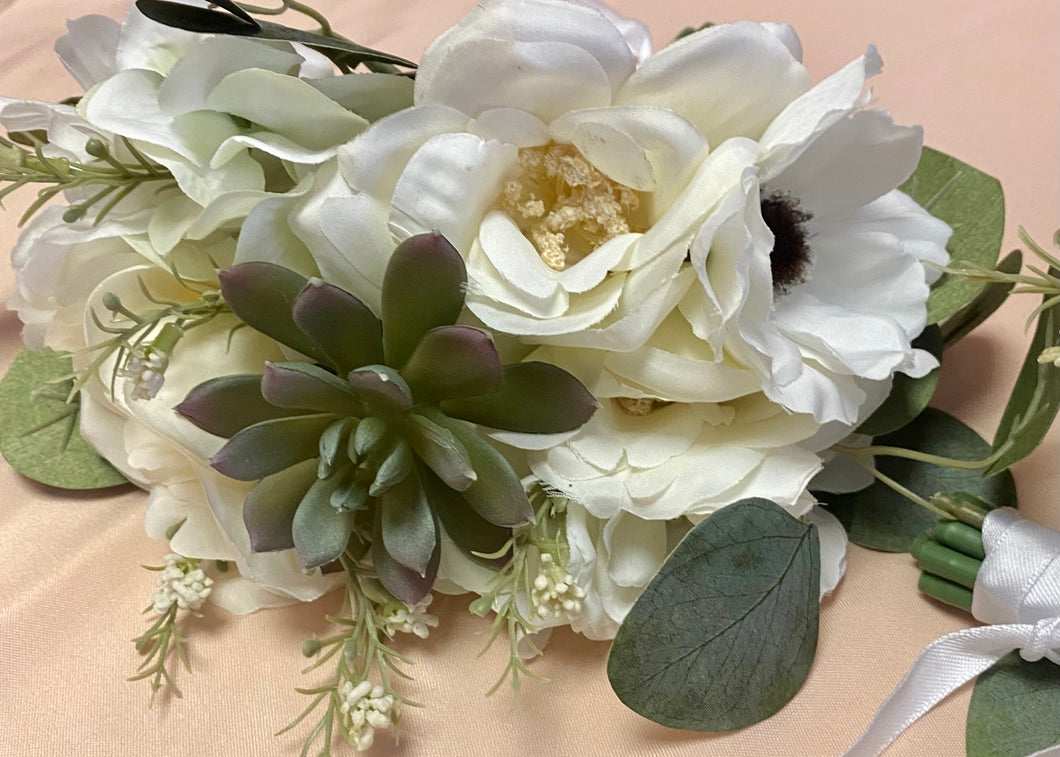 WEAK100-G White Succulent Bouquet