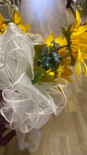 Load image into Gallery viewer, LYNC100-F Sunflower Chair Bows