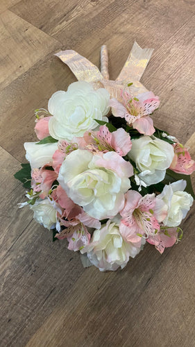 LYNC400-BN Blush/Ivory Bouquet