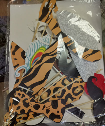 FEDO100AY Safari Photo Props