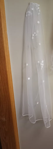 LYNC400-U Floral Appliqué Veil