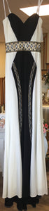 KOER100-B Black and White Gown, Size 4. NWT