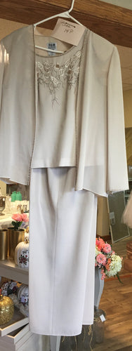 MCGU200-M  R&M Richards Beige/Tan 3pc Pant Suit, Size 14P